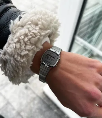 Casio LA-670WEA-7E