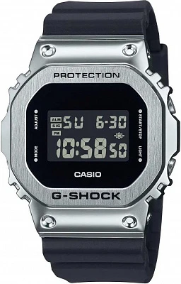 Casio GM-5600U-1E