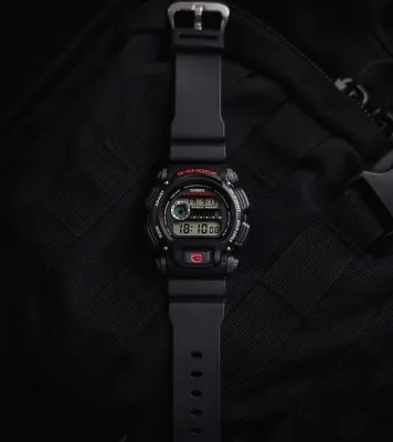 Casio DW-9052-1V