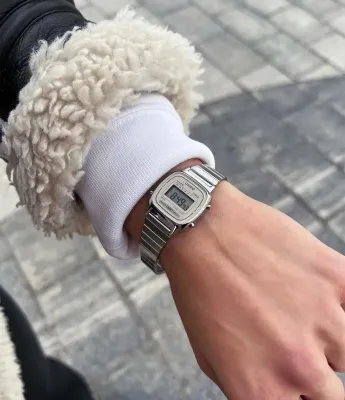 Casio LA-670WEA-7E