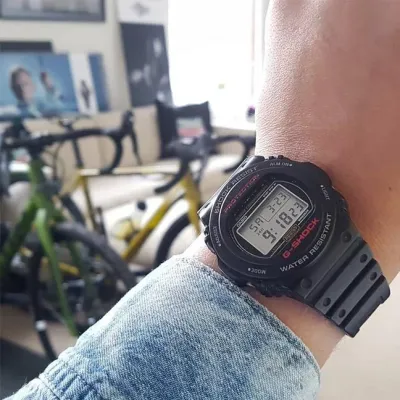 Casio DW-5750E-1E