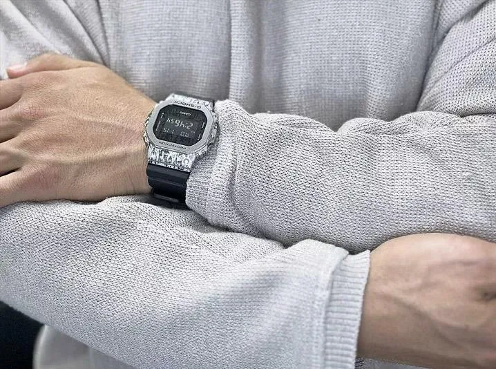 Наручные часы  Casio  G-Shock Casio GM-5600GC-1E (фото 5)