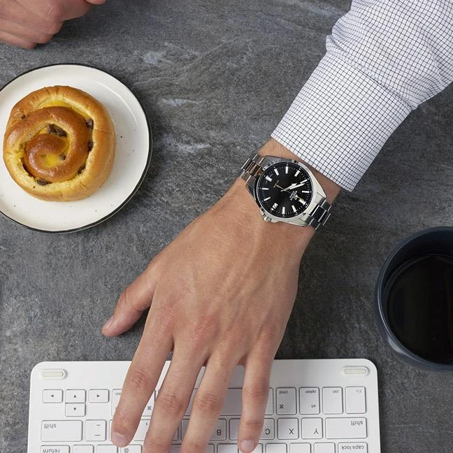 Наручные часы  Casio  Edifice Casio EFV-100D-1A (фото 2)