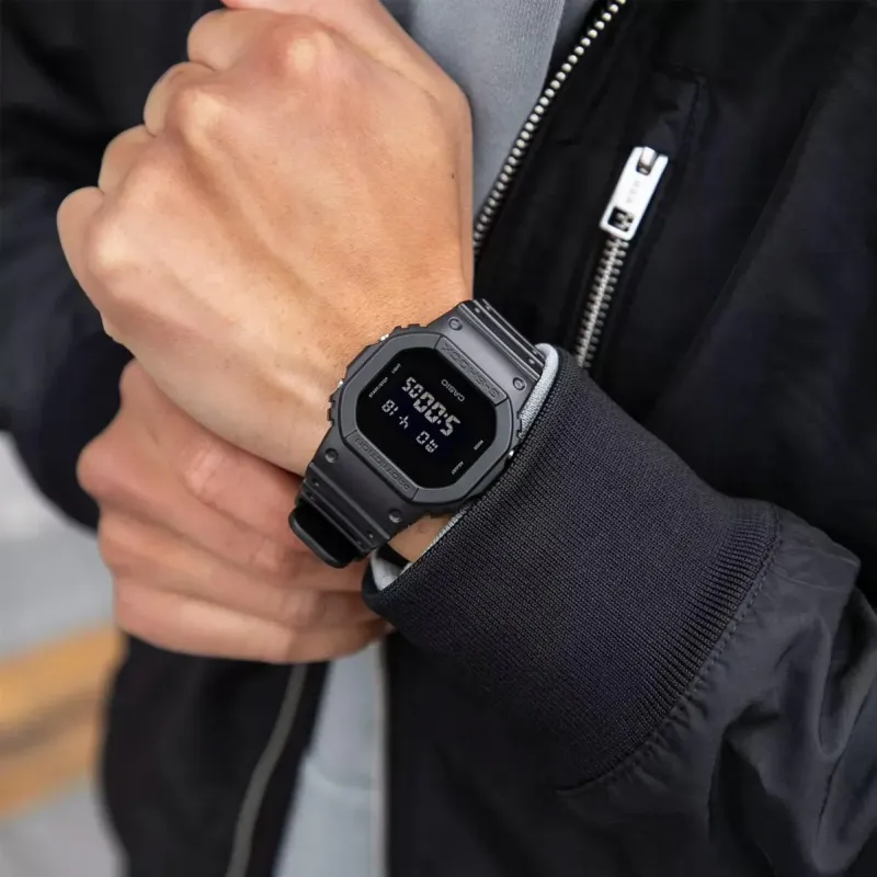 Наручные часы  Casio  G-Shock Casio DW-5600UBB-1E (фото 3)