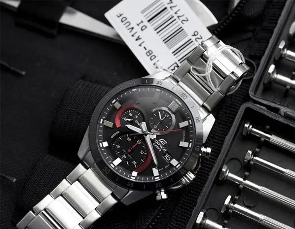 Наручные часы  Casio  Edifice Casio EFR-571DB-1A1 (фото 2)