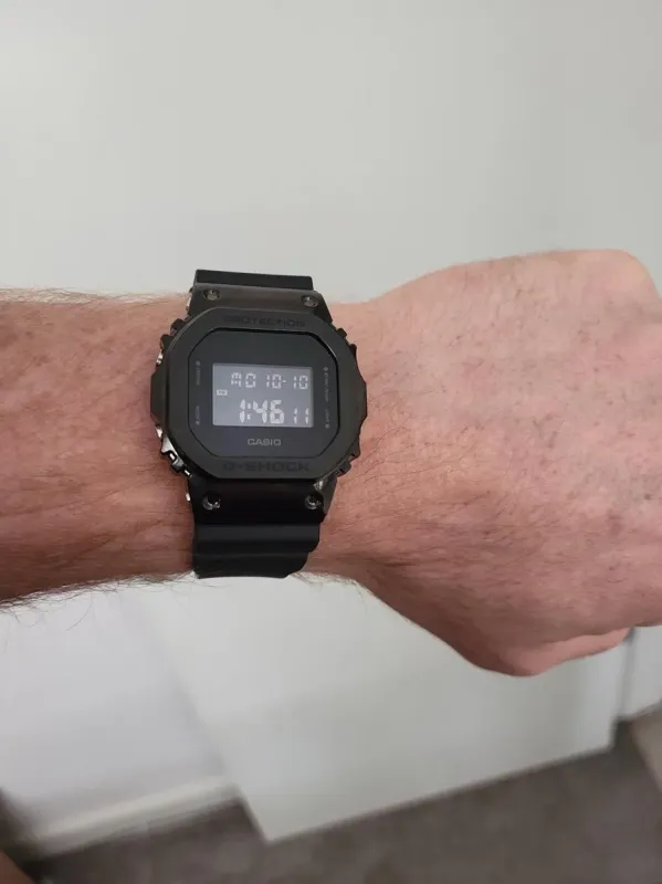 Наручные часы  Casio  G-Shock Casio GM-5600UB-1E (фото 5)