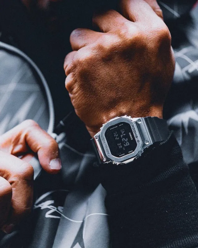 Наручные часы  Casio  G-Shock Casio GM-5600U-1E (фото 2)