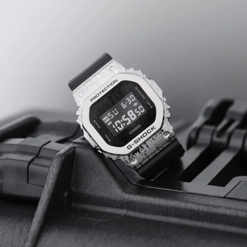 Наручные часы  Casio  G-Shock Casio GM-5600GC-1E (фото 2)