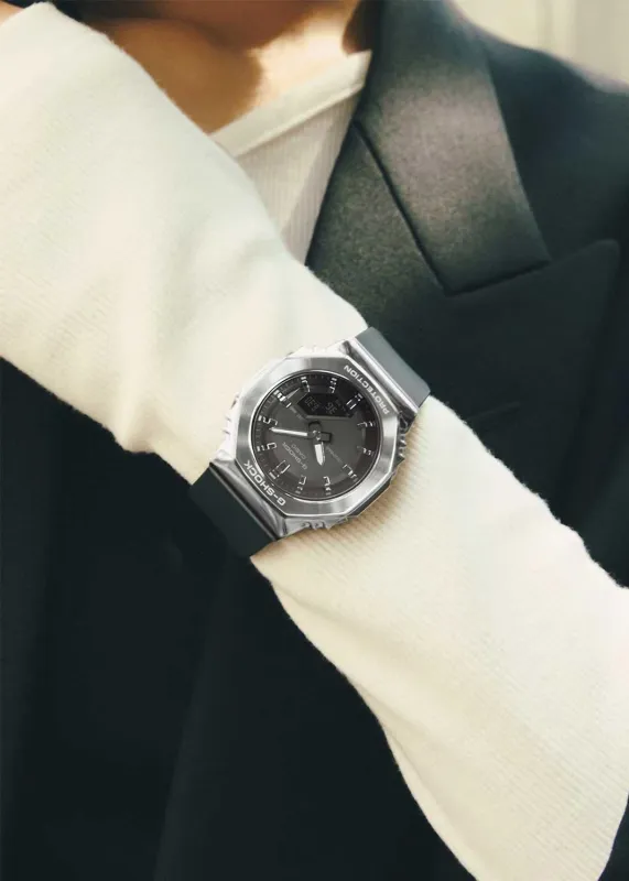 Casio GM-S2110-1A1