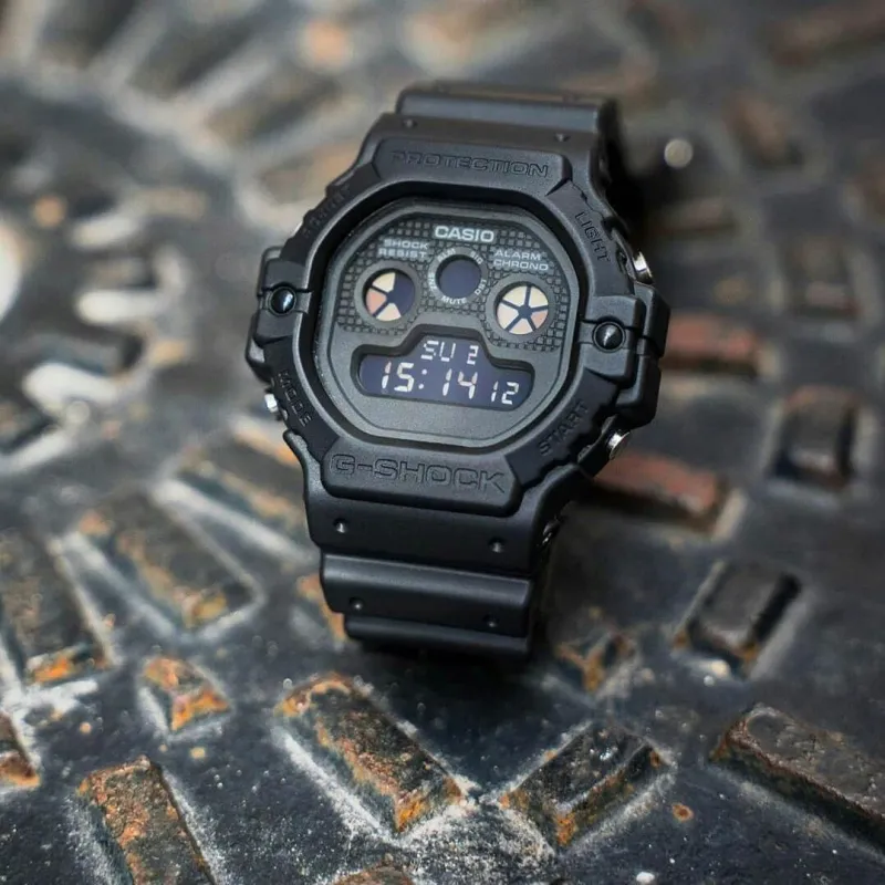 Наручные часы  Casio  G-Shock Casio DW-5900BB-1E (фото 2)