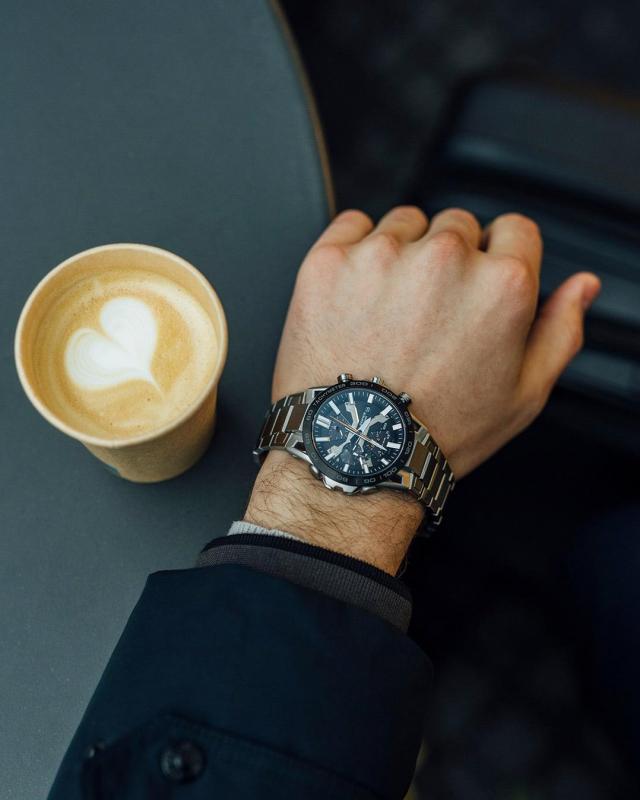 Наручные часы  Casio  Edifice Casio EQB-2000DB-1A (фото 2)