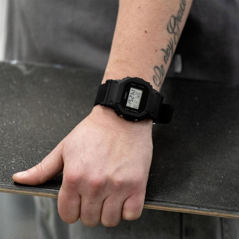 Наручные часы  Casio  G-Shock Casio DW-5600BCE-1E (фото 9)